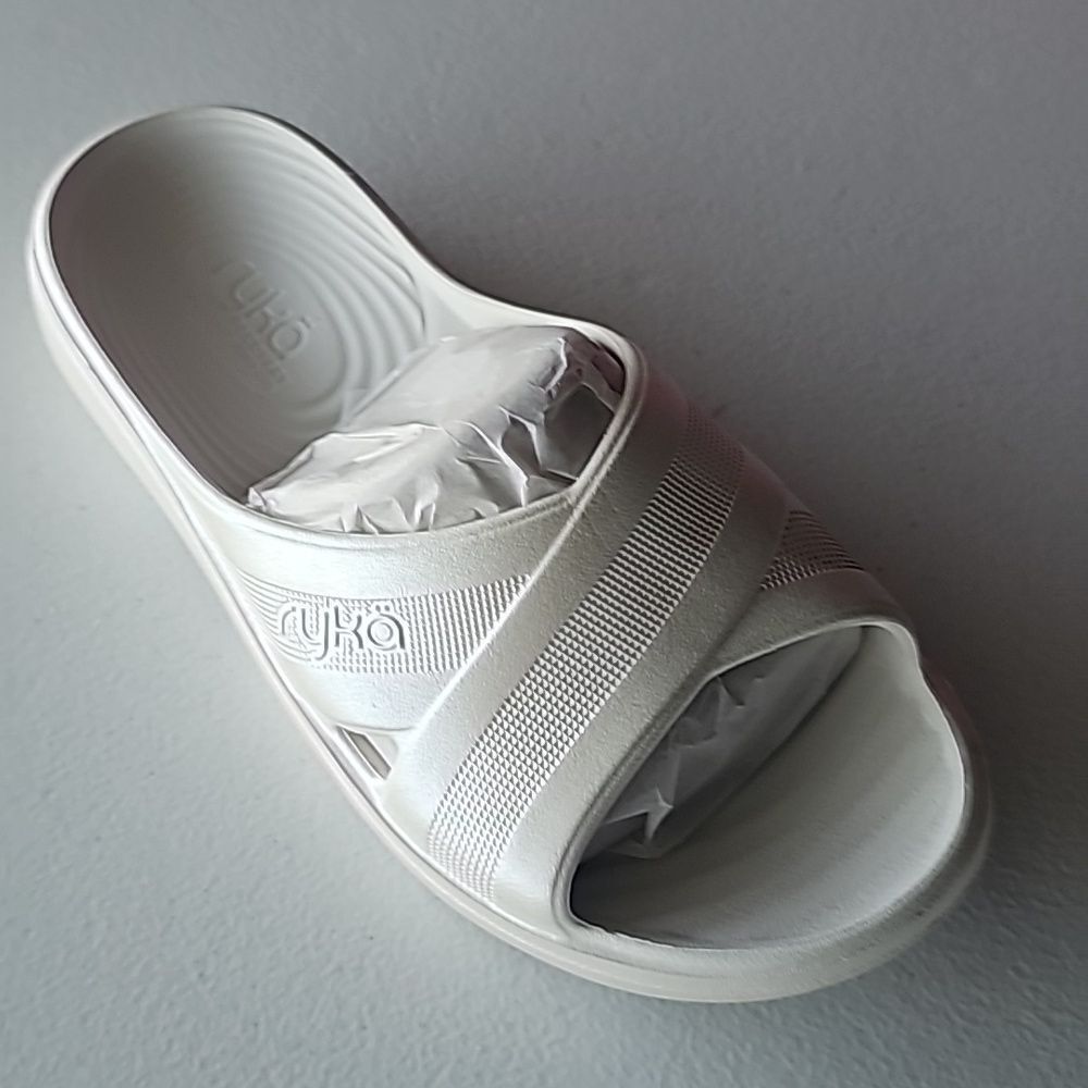 Nearly New Ryka Recovery Sandal in White Pearl, Size 7